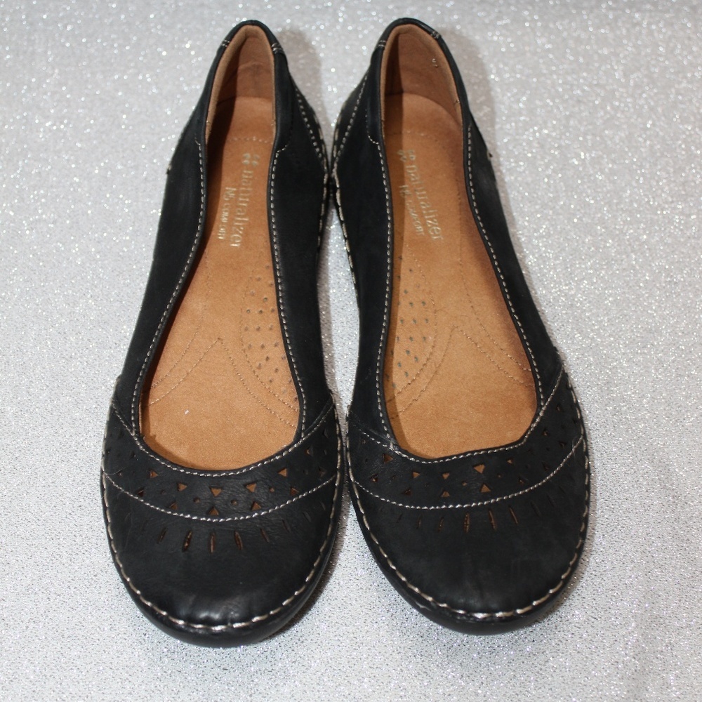 Naturalizer Black Cutout Leather Flats